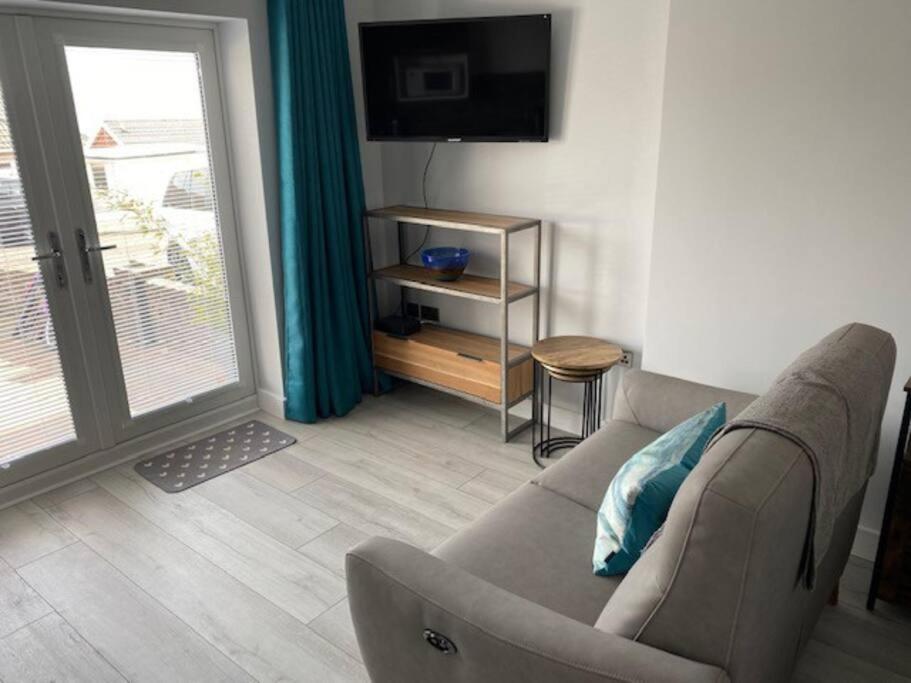 Luxury Mumbles View Studio Apartment Свонсі Екстер'єр фото