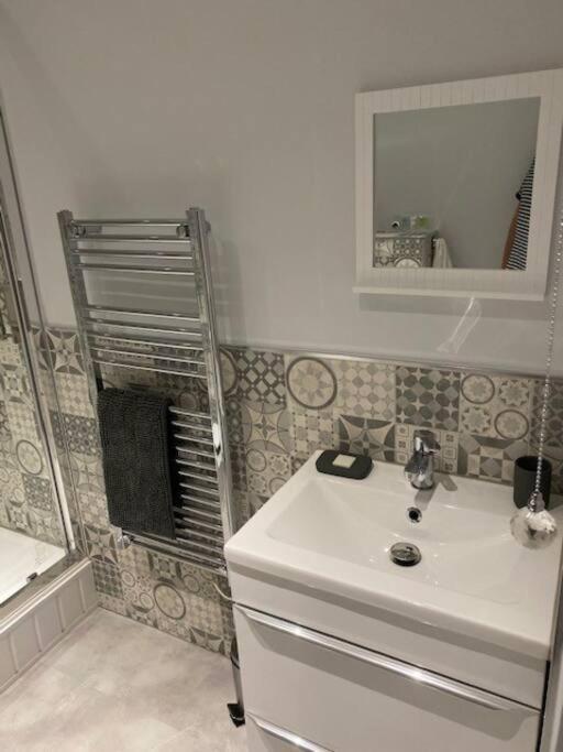 Luxury Mumbles View Studio Apartment Свонсі Екстер'єр фото